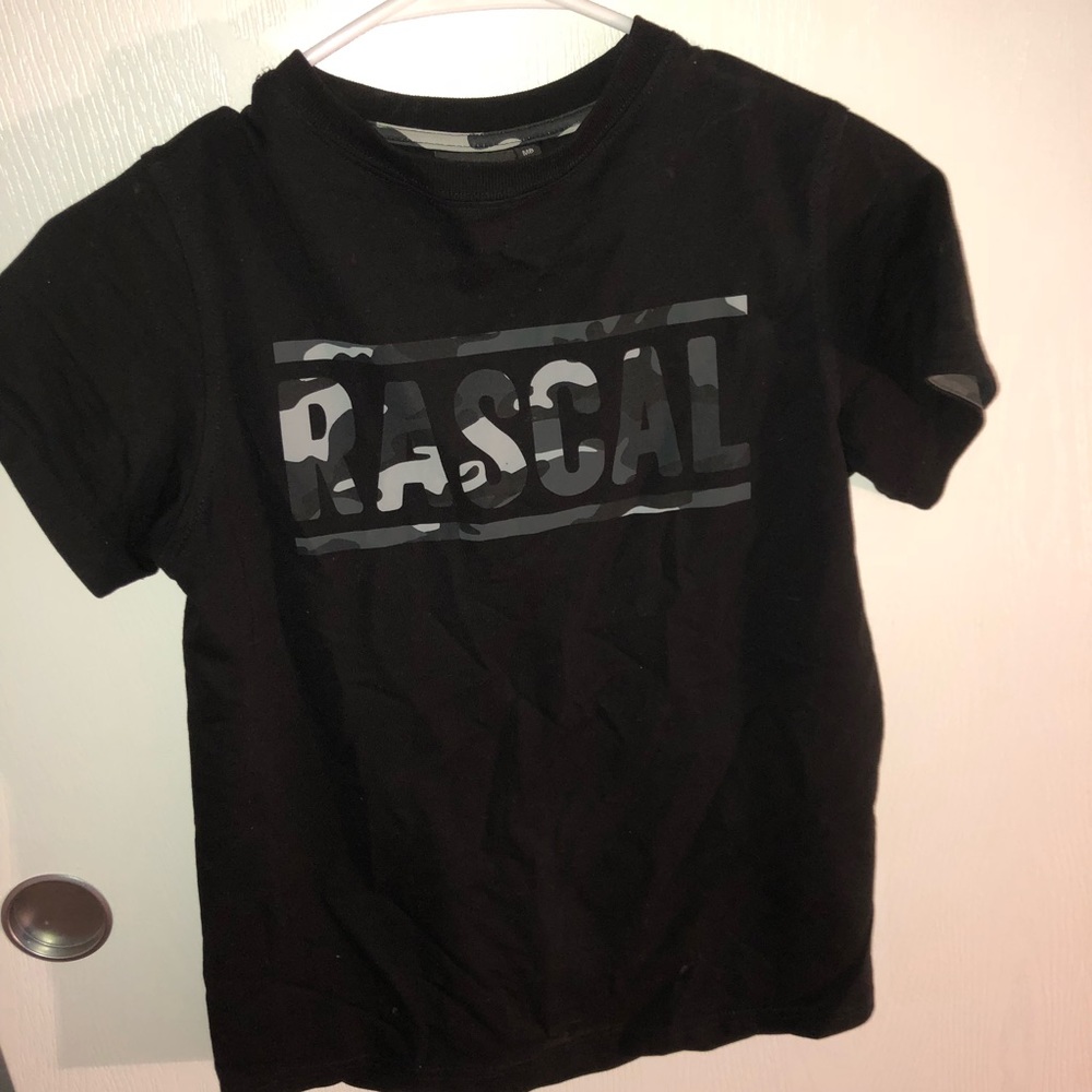 black t shirt